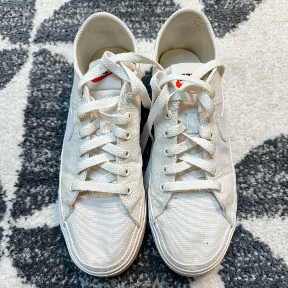 Nike court legacy